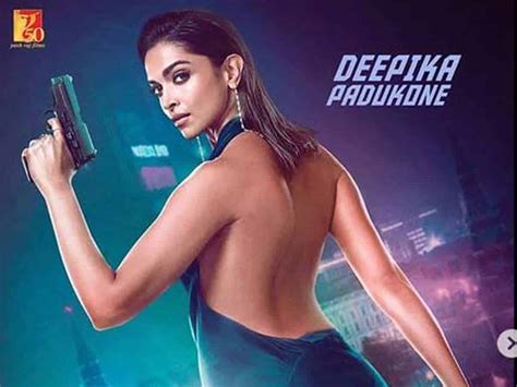 Pic Talk Deepika Spices Up In ‘pathaan Poster