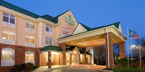 country inn suites  radisson hotel management
