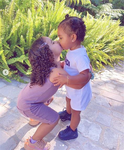 khloe kardashian shares adorable photos of her daughter true thompson posing with her cousin dream