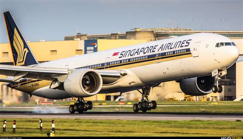 swu singapore airlines boeing  er  london heathrow