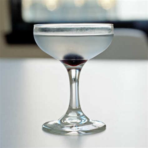 What Is A Coupe Glass The Cocktail Novice