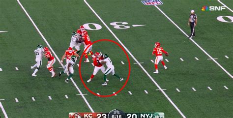 Refs Missed A Blatant Holding Call Against The Chiefs On A Key 3rd And