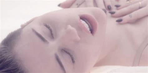 Miley Cyrus Nude Female Masturbation In Adore You Video