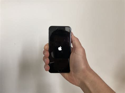 iphone start niet op en apple logo continu  beeld dat  een bootloop