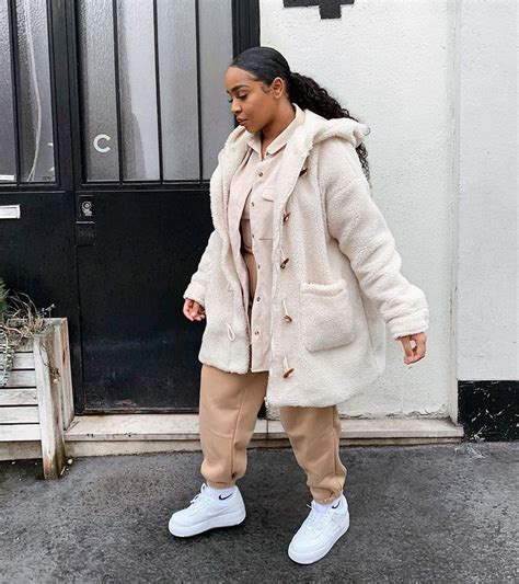 yanissaxo  instagram  shades  beige full outfit atmissguided shoes atnike bag