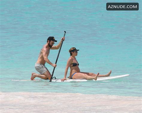 Jennifer Aniston Wearing Bikini On The Beach In The Bahamas June 2016