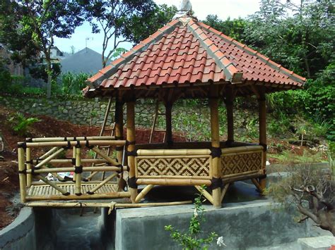 tukang saung gazebo jual saung bambu  saung kayu kelapa solusi