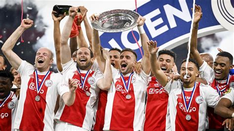 ajax voor ste keer landskampioen na thuiszege op heerenveen rtl nieuws