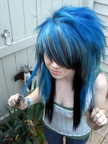i think i am falling into the emo style because once again i like this beautiful hair emo