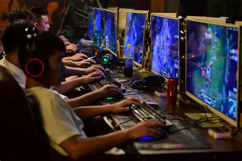 hours  week play times   chinas young video gamers reuters