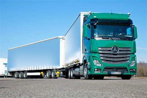 die mehrheit der deutschen lehnt lang lkw ab truckscout trucksblog deutschland