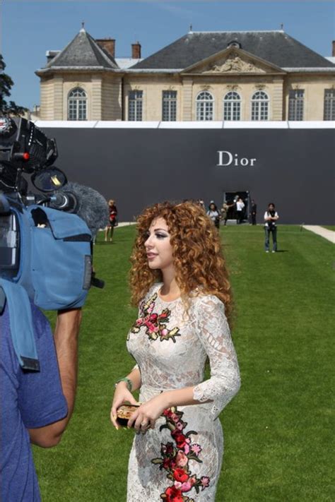 celeb asia wallpapper myriam fares in dior fashion show ميريام فارس فى عرض ازياء ديور