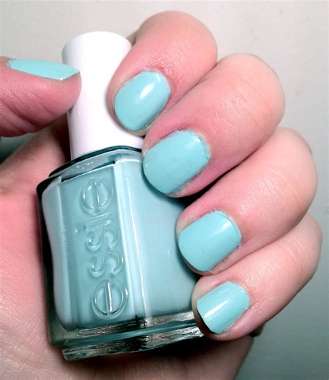 laptops  lipgloss essie mint candy apple