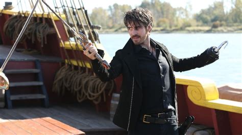 Once Upon A Time Hook Season 5b Key Art The Hollywood Reporter