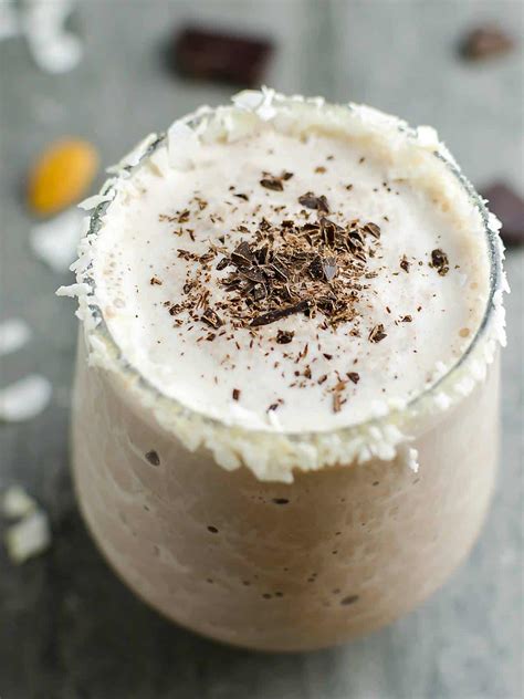 almond joy smoothie {healthy} art from my table