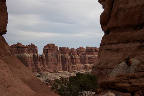 americas  desert dayhikes chesler park loop canyonlands national