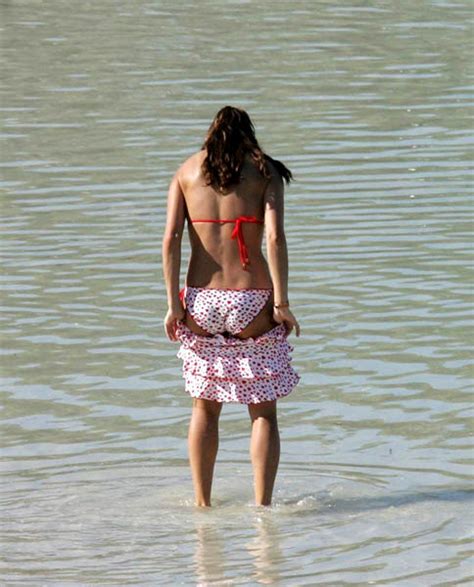 canadian singer celine dion in a hot bikini on a beach photo 3