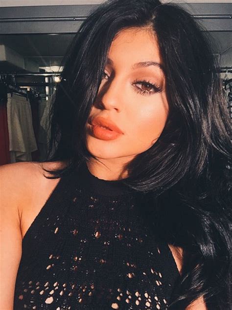 kylie jenner s lips teens mock her plump pout in twitter