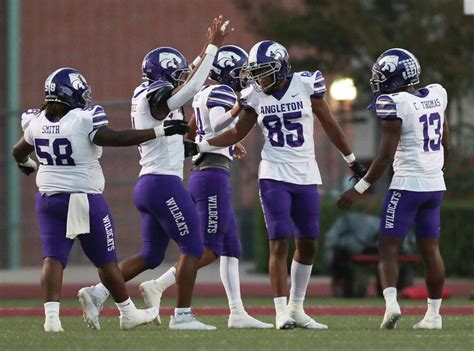 angleton holds  magnolia  district road victory