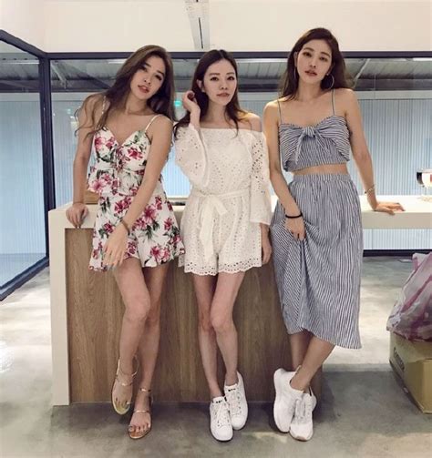 63 Year Old Mom With Her 41 40 And 36 Year Old Daughters