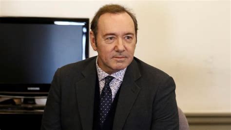kevin spacey questioned by scotland yard over sexual assault