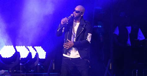 avenatti accuses r kelly of witness intimidation law and crime