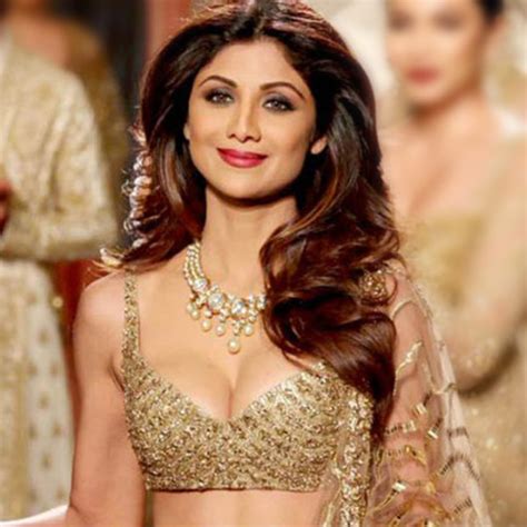 shilpa shetty hot and sexy photos hot and sexy images wallpapers and posters of shilpa shetty