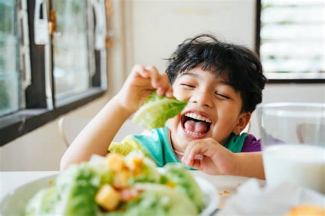 kids  eat salad  love  cubby