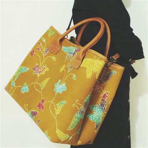 Arimbi Bag With Madura Batik Motif Combination Added With