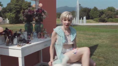 carly rae jepsen shares want you in my room video watch