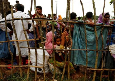 thousands more rohingya flee to border as myanmar violence flares