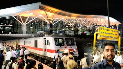 indias world class railway station sir mvisvesvaraya terminal