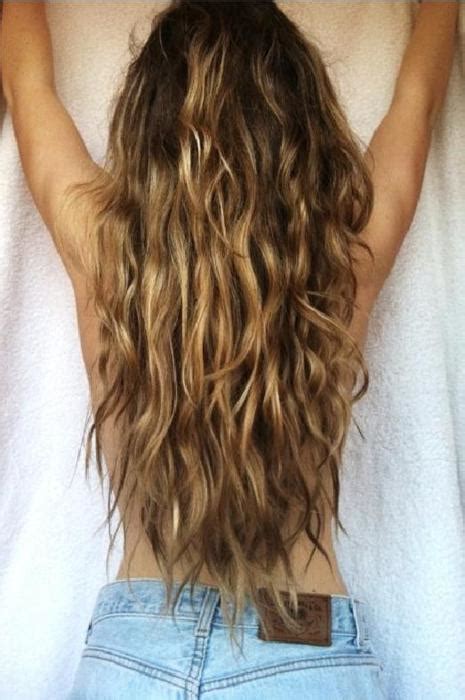 Beachy Waves Back View Of Sexy Long Wavy Beach Hair Hairstyles Weekly