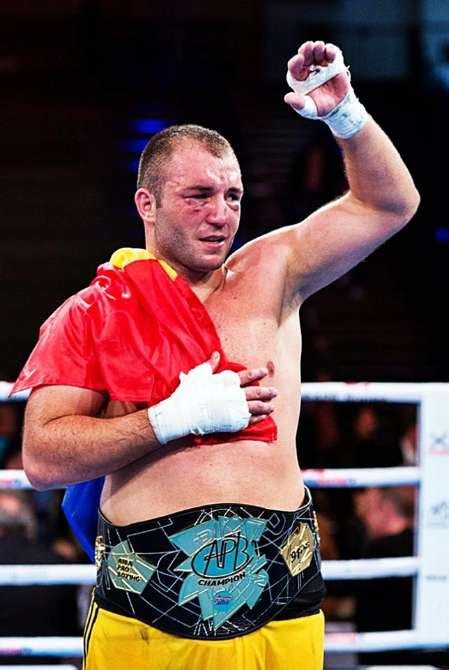Romanian Boxer Fights His Way To World Heavyweight Champion Title