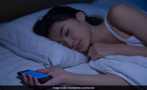 why too much screen time disrupts sleep this ayurvedic drink may give