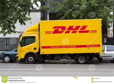 dhl vrachtwagen redactionele stock afbeelding image  logistiek