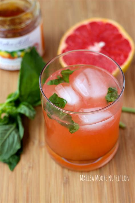 healthy cocktail grapefruit cocktail  gin  basil