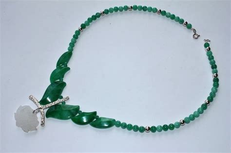atualmente nos leiloes da catawiki jade   silver necklace  reserve joalheria