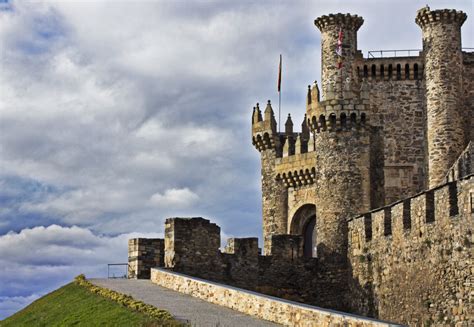 Ponferrada S Castillo De Los Templarios Is Spain S Most