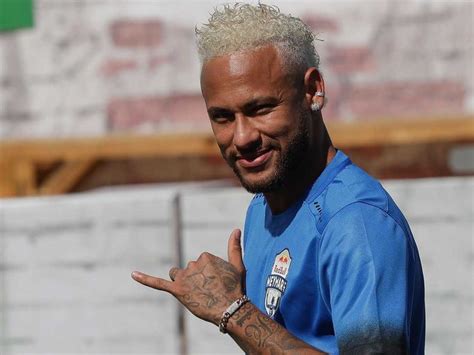 Neymar Renews War Of Words With Paris St Germain