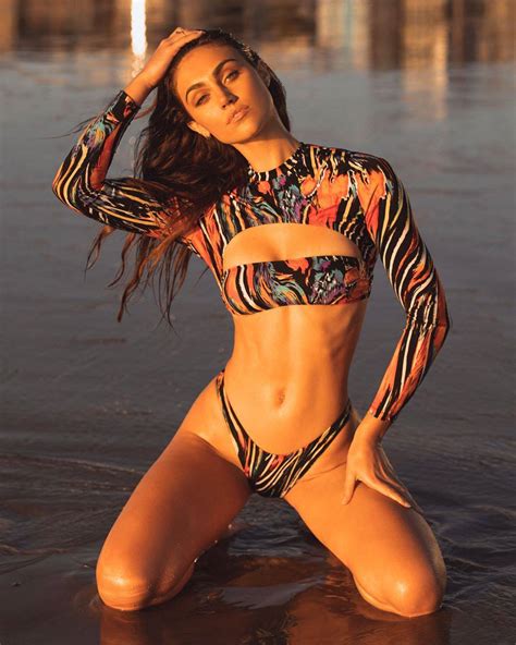 Stephanie Rayner Sexy Toned Body In Beautiful Bikini