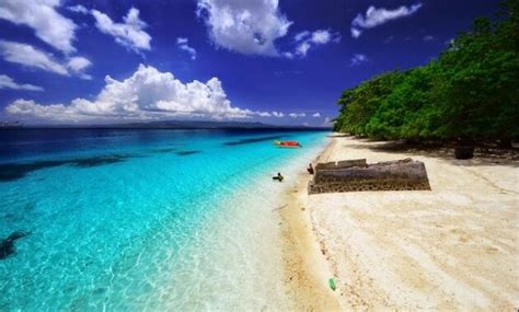 10 Rekomendasi Pantai Di Daerah Maluku Paling Terkenal Dengan Keindahan