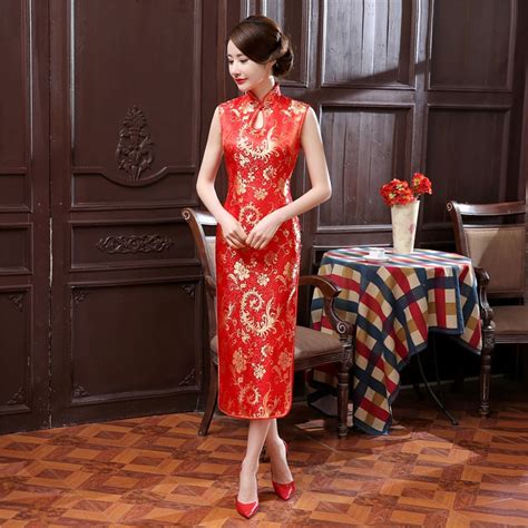 red traditional chinese women satin cheongsam vintage flower long