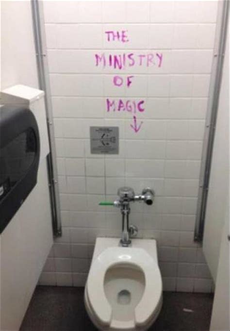 reading writings  restroom walls   entertaining  pics