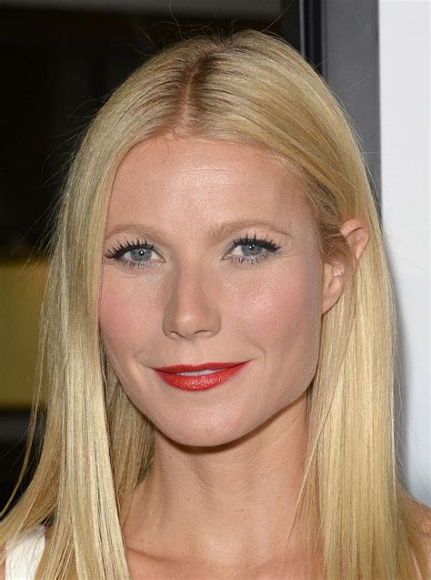 Gwyneth Paltrow Shows Us All How To Make Metallic Blue