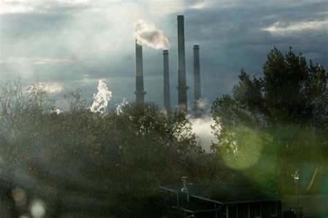 scientists push for a crash program to scrub carbon from the air the