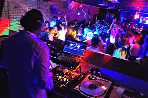 What To Do When Hiring A Dj For A Mitzvah Best Mitzvahs