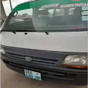 carro usado hiace mini bus  venda em maputo