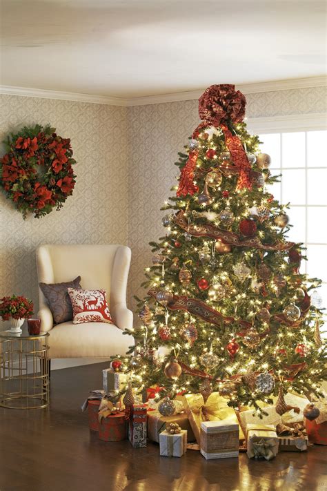 decorating christmas trees traditional home