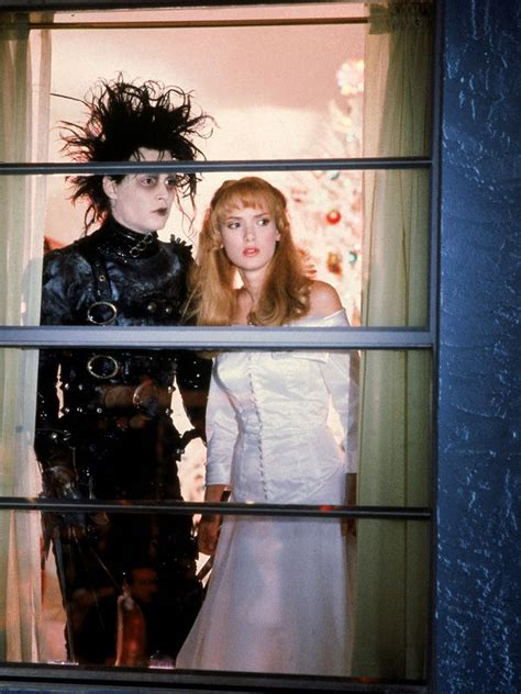 the 6 most iconic moments of edward scissorhands